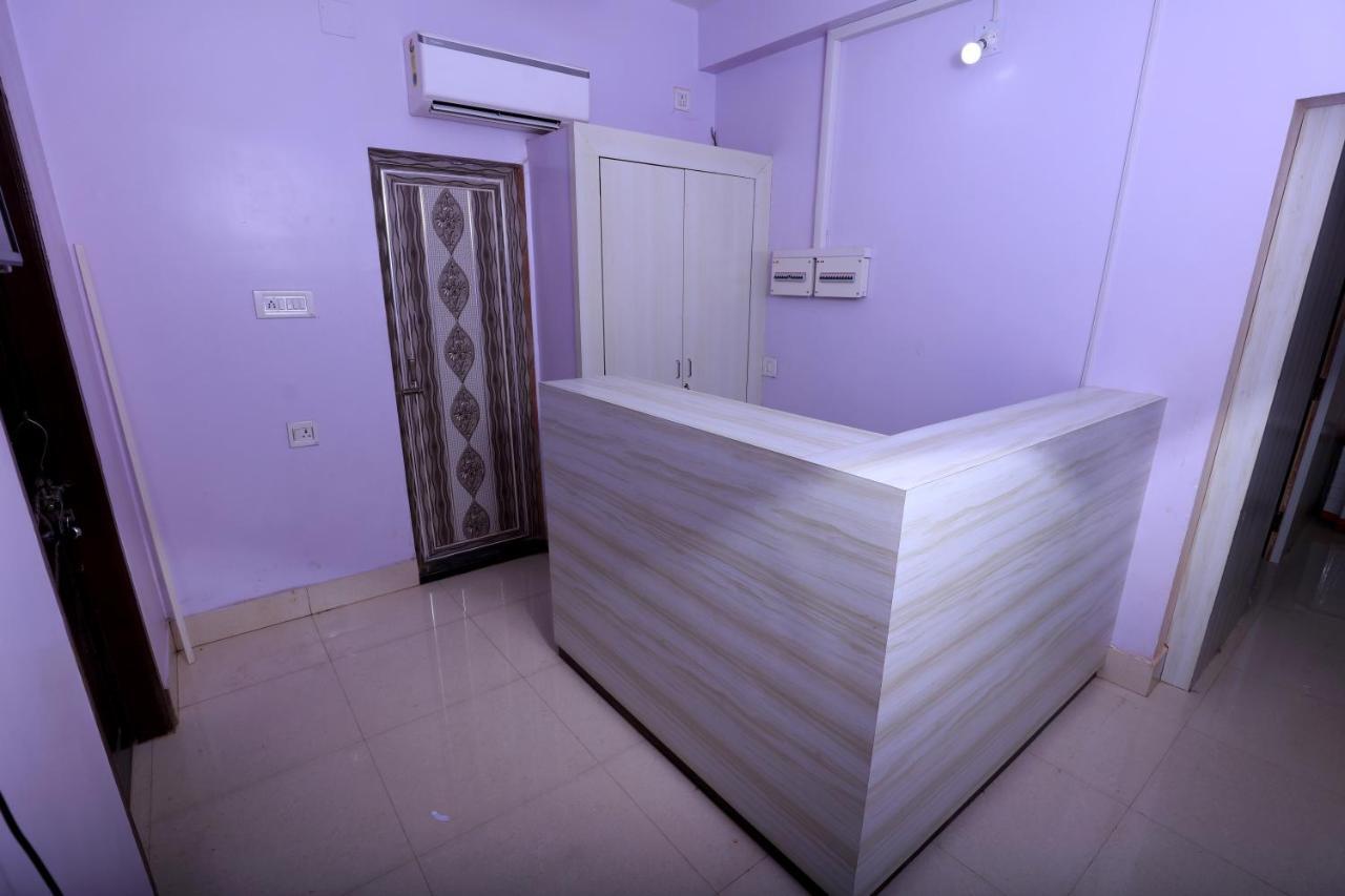 Railview Inn Bhubaneswar Exteriör bild
