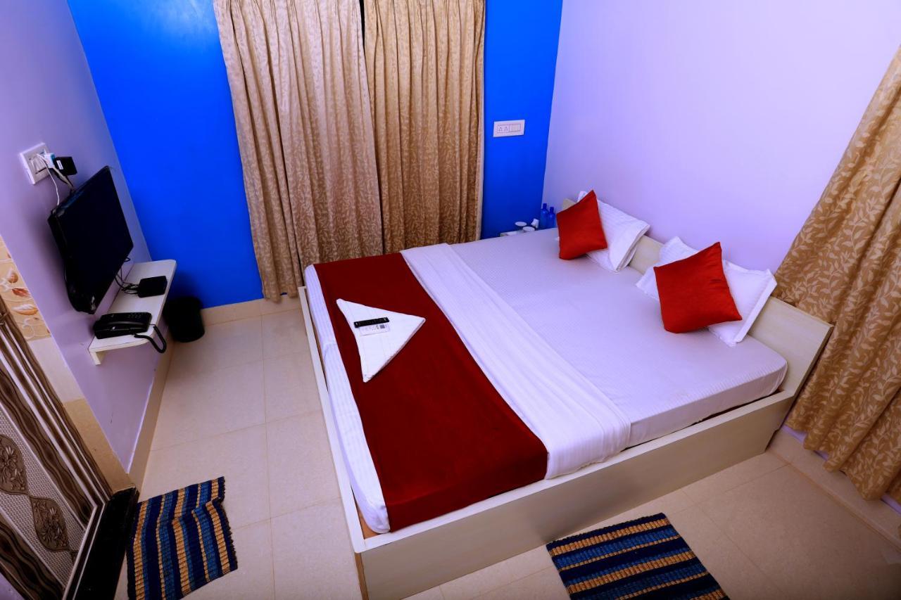 Railview Inn Bhubaneswar Exteriör bild