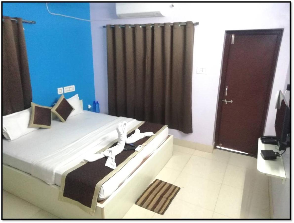 Railview Inn Bhubaneswar Exteriör bild